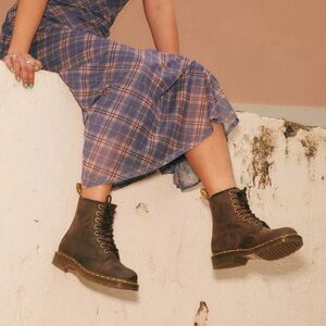 Dr. Martens 1460 Crazy Horse Boots